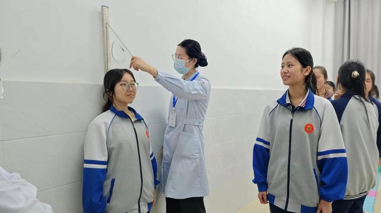 兰山区人民医院健康管理中心顺利完成2024年高考“送检入校”体检工作(图4)