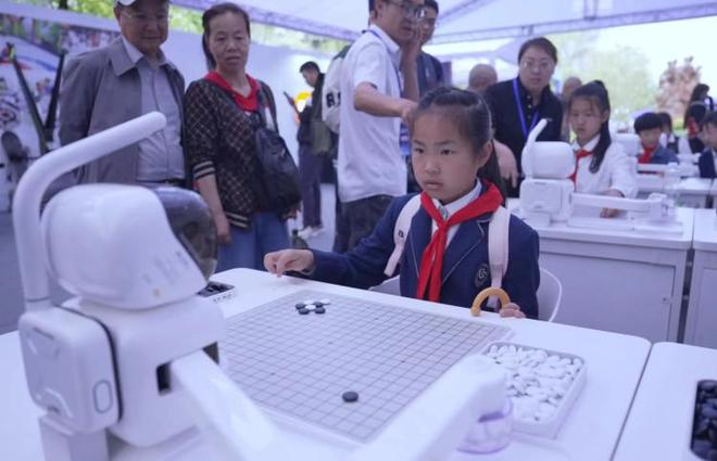2024重庆体育科技嘉年华来了多个全国“新鲜”场景“魔幻”亮相(图2)
