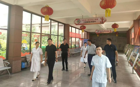枣庄市卫生健康委到市中区对老年友善医疗机构进行“回头看”检查(图3)