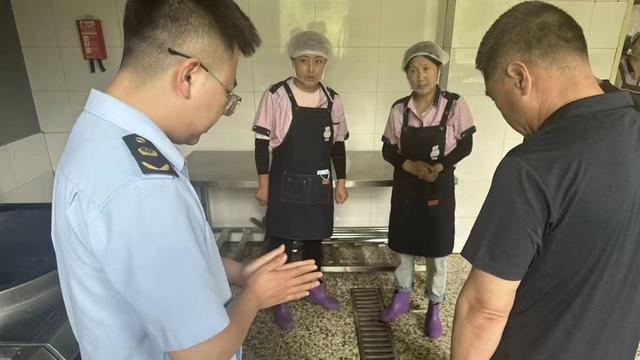 公主岭市开展校园食品安全检查守护师生健康(图2)