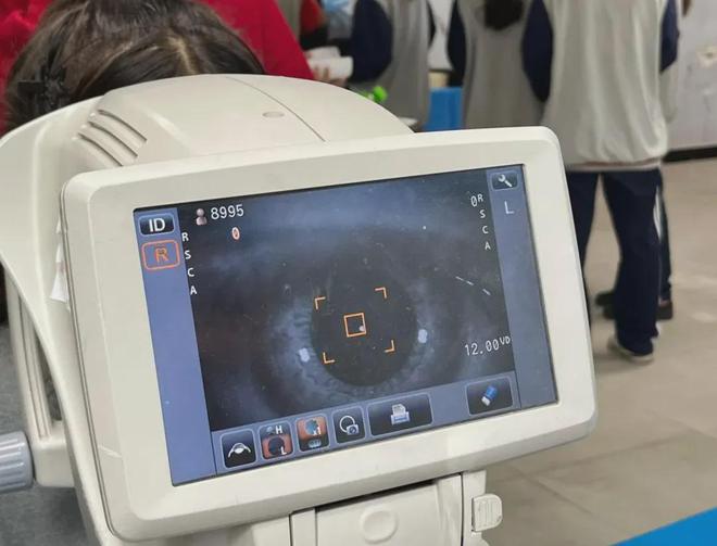 普瑞眼科眼健康检查进校园温暖守护每一份成长(图8)