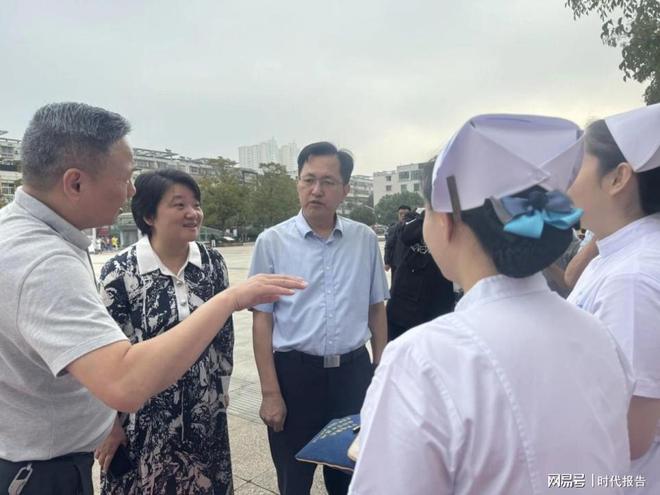 义诊送健康服务暖人心——信阳市中医院开展2024年“服务百姓健康行动”大型义诊活动(图7)