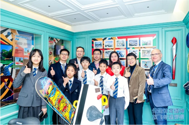 2024校园行收官!沃尔沃汽车“移动的体育博物馆”驶入上海闵行区诺达双语学校(图3)