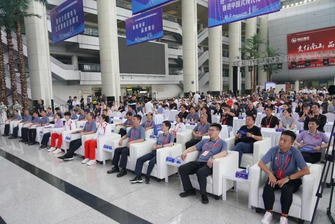 又见金秋体育嘉年华！2024黄渤海城市体育联盟消费季（烟台）盛大开幕(图2)