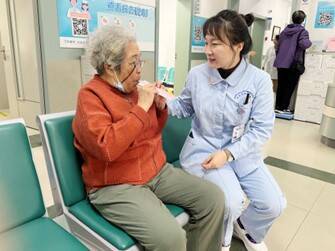 济南市眼科医院开展2024年度离退休职工健康体检工作(图2)