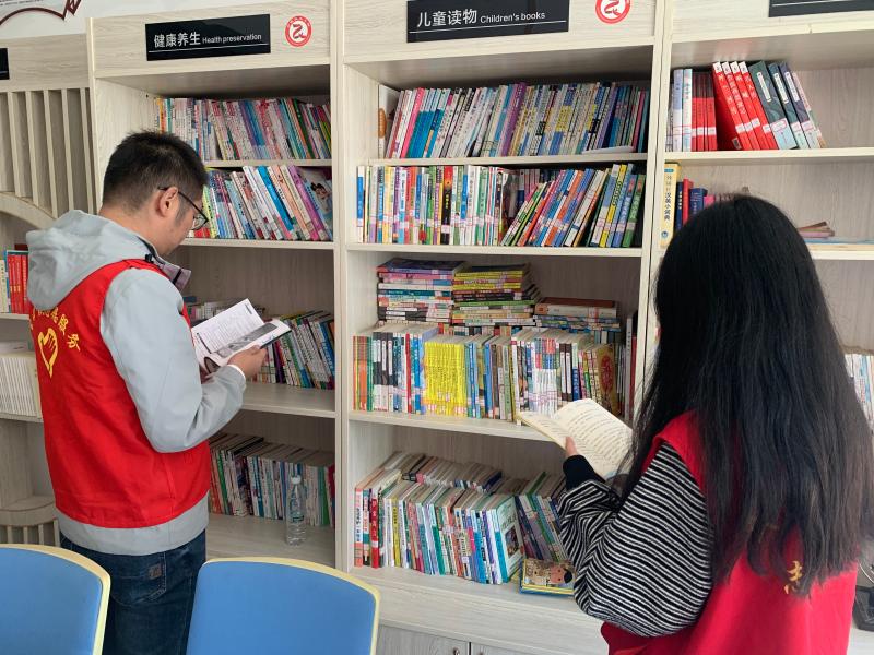 歙县岔口镇：开展农家书屋检查营造健康文化环境(图1)