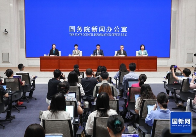 国家卫健委：我国青少年的近视率和吸烟率均呈下降趋势健康服务显著提升