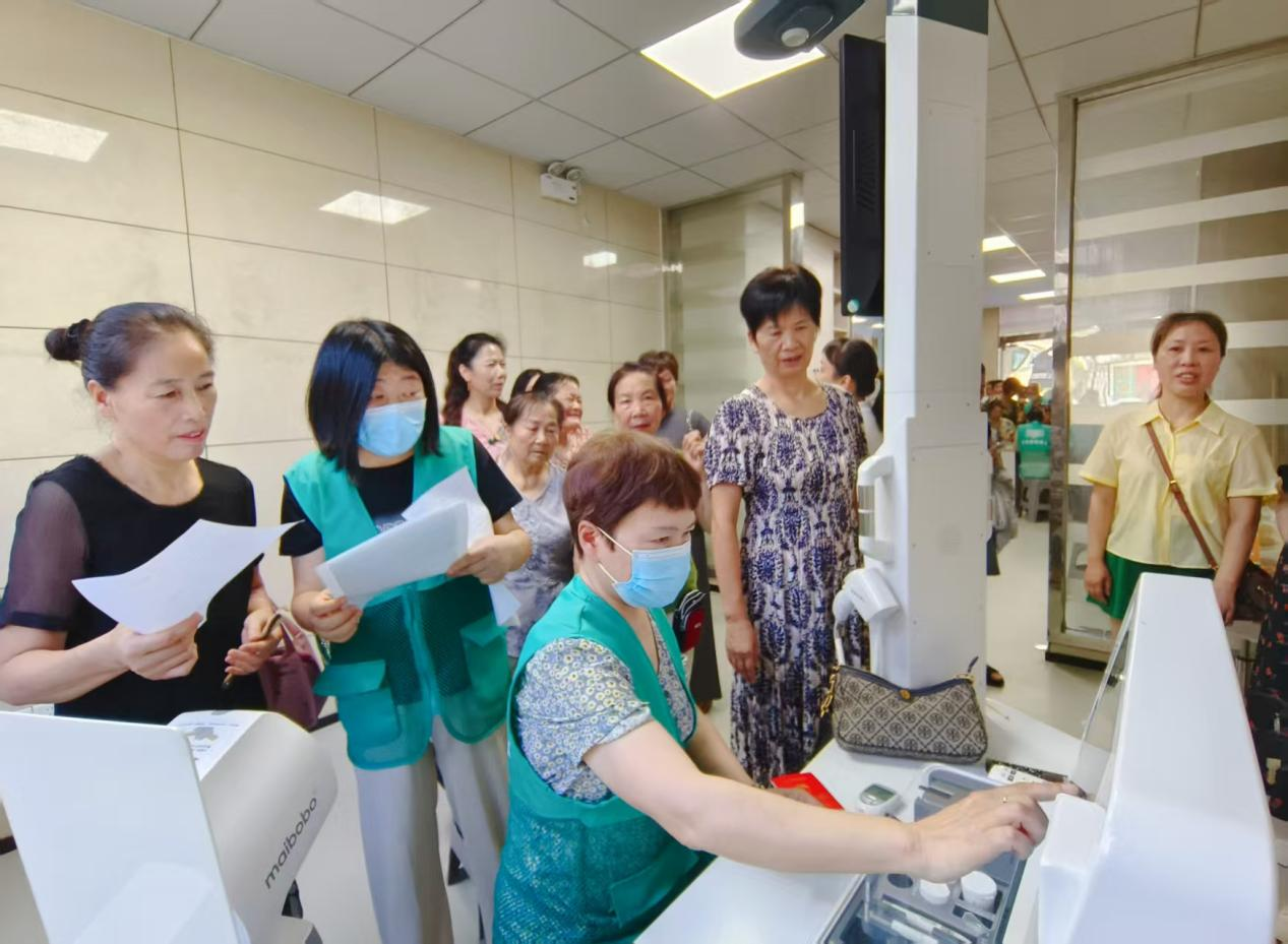 湖南韶山：红蓝辉映“韶小卫”医防共治促健康