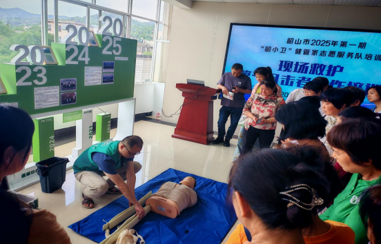 湖南韶山：红蓝辉映“韶小卫”医防共治促健康(图2)