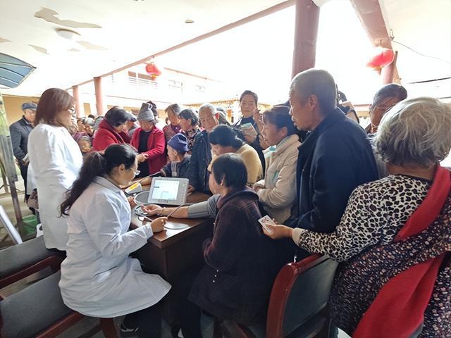 商洛商州：小背包装满大健康(图2)