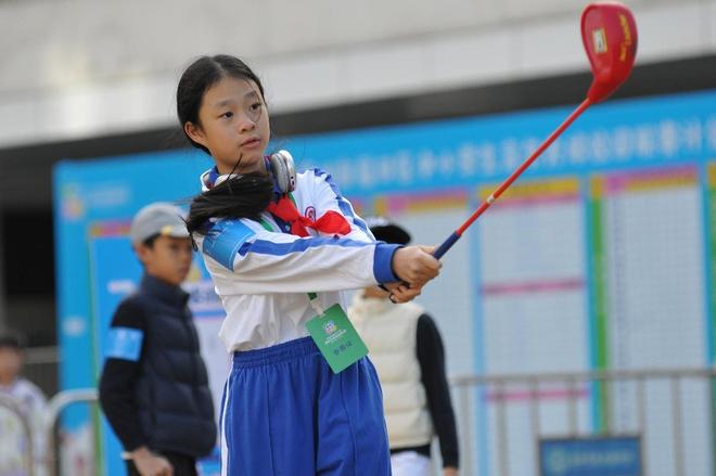 身上有汗眼里有光心中有梦福田区高尔夫球校园联赛成体育课程化展示平台(图5)