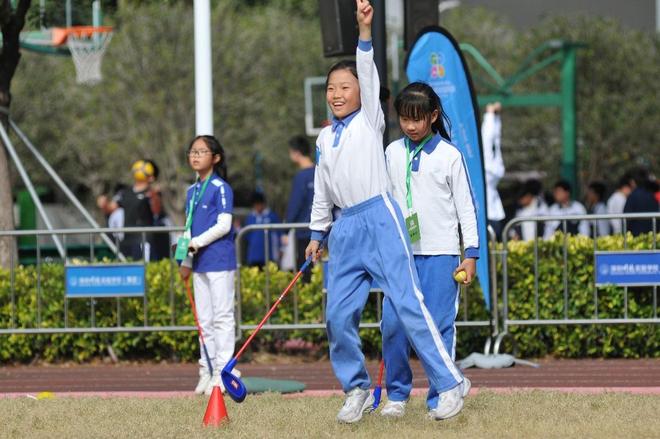 身上有汗眼里有光心中有梦福田区高尔夫球校园联赛成体育课程化展示平台(图14)