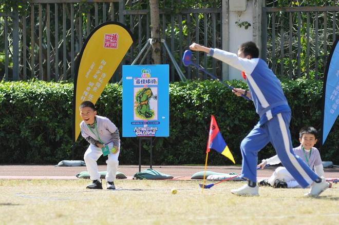 身上有汗眼里有光心中有梦福田区高尔夫球校园联赛成体育课程化展示平台(图12)