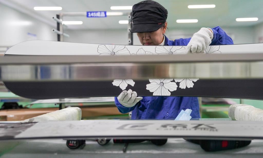 大看台丨撬动万亿冰雪经济何以滚烫？(图8)