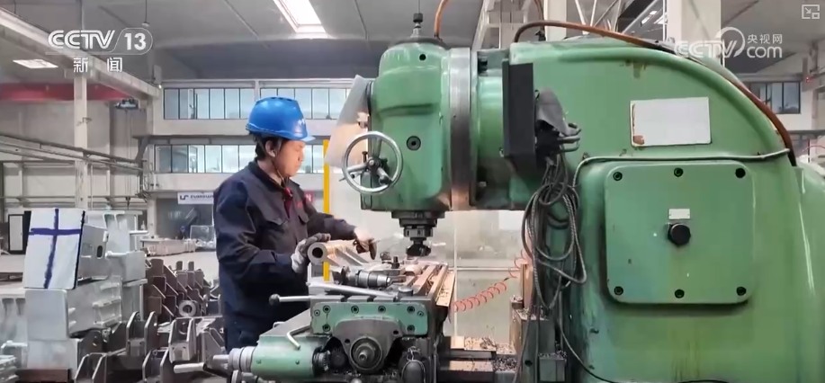 “航天材料+节能设计”助力冰雪装备破冰突围加速“滑”出超万亿元大市场