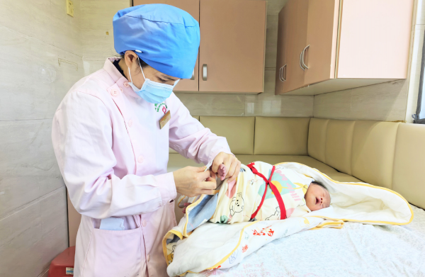 2025年肇庆超额完成孕妇产前筛查与新生儿疾病筛查任务全链条织密出生缺陷“防护网”