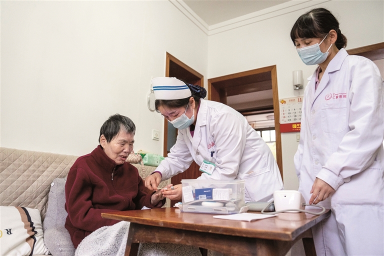 绘就健康中国的温暖底色——“十四五”期间我国卫生健康事业取得积极成效