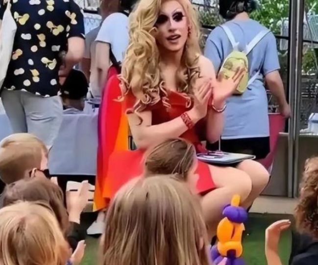 欧洲人在性方面究竟有多开放？德国女厕所、女浴室可以随便进了？(图1)